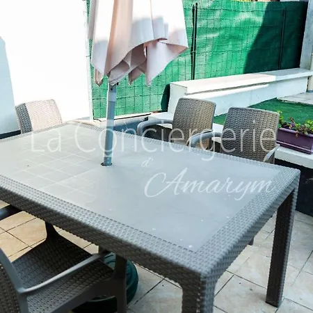Maison Proche Du Port Avec Terrasse Et Cour Privative Le Tréport